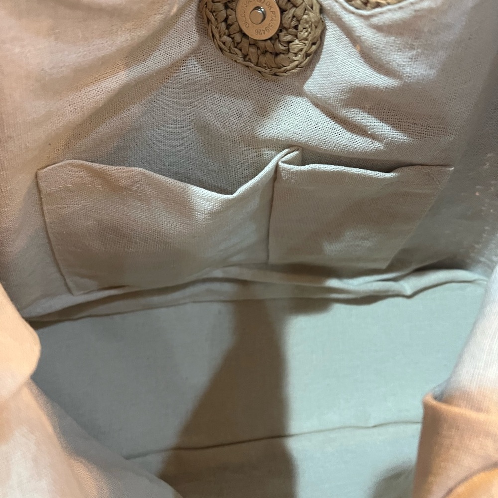🌾 Tommy Bahama Tan Hobo Bag with Tassel - Picture 10 of 13